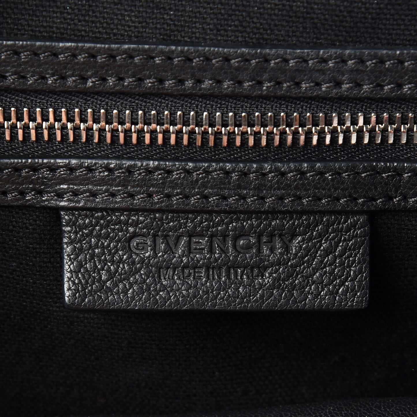 Sugar Goatskin Medium Antigona Black