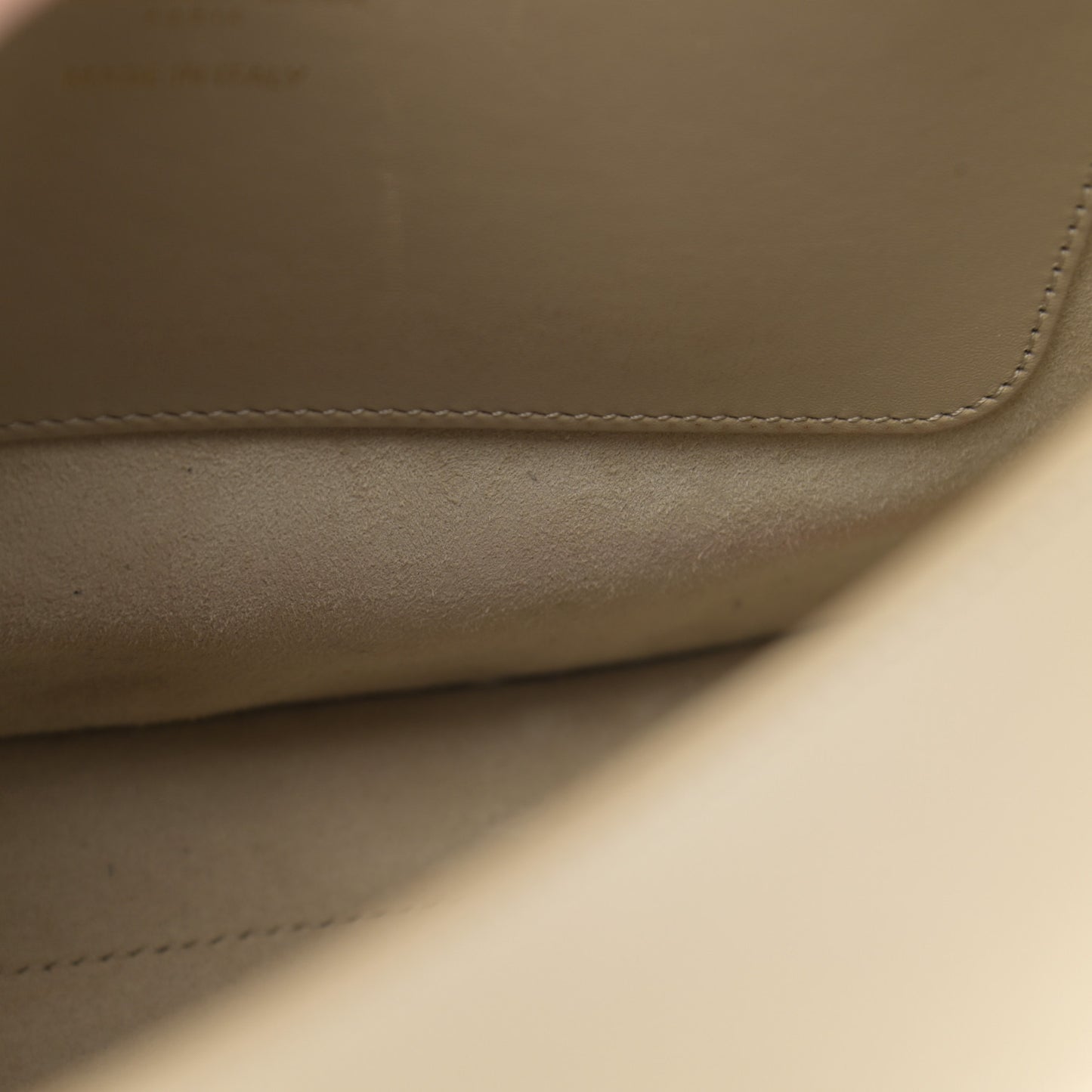 Box Calfskin Large Bobby Flap Beige