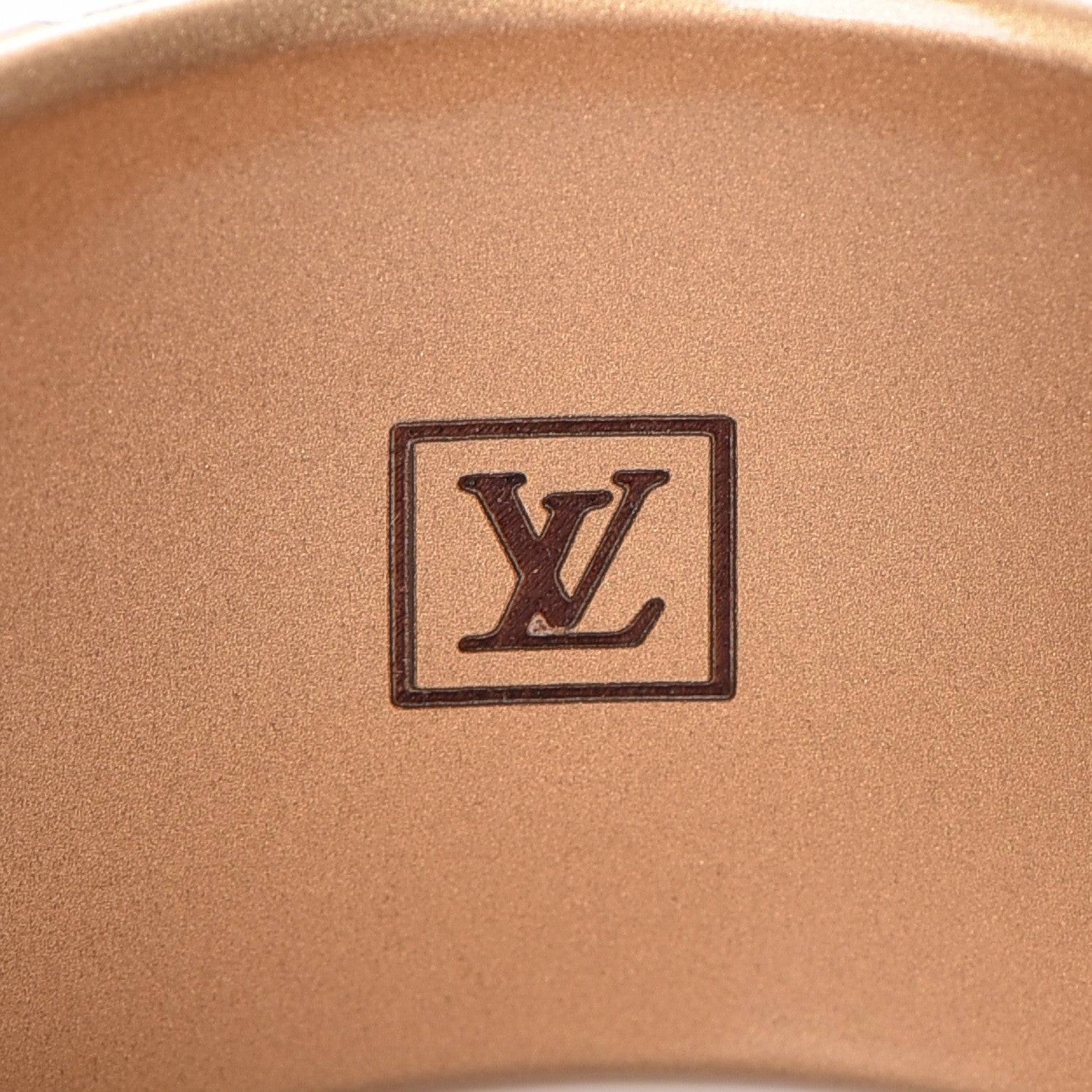 Louis Vuitton Leomonogram Wide Bracelet Gold 4 of 5