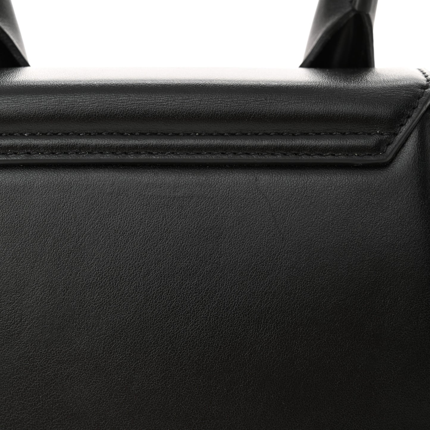 Smooth Calfskin Le Chiquito Moyen Black