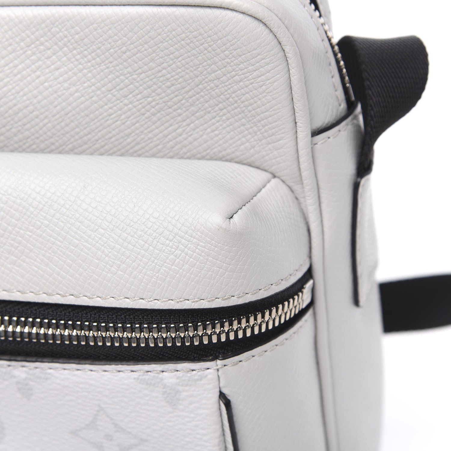 Louis Vuitton Taiga Monogram Outdoor Messenger White 9 of 9
