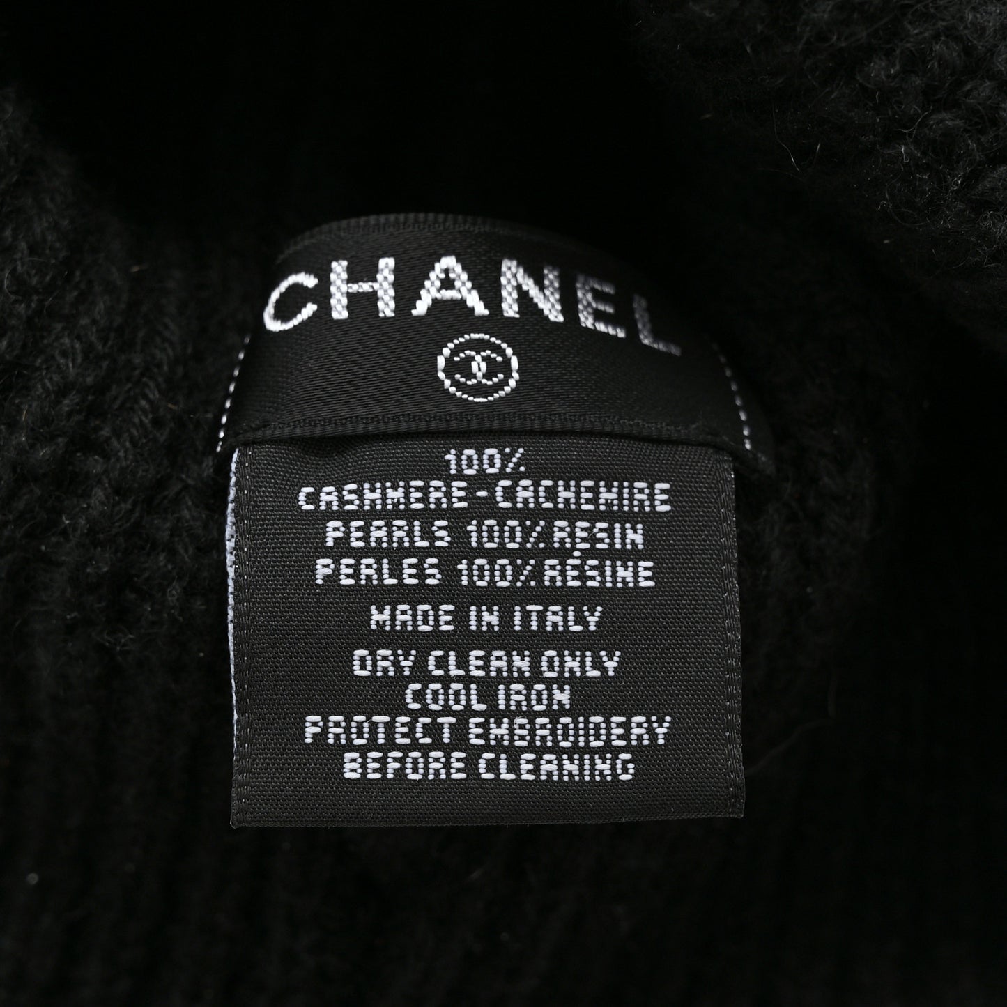 Cashmere Logo Beanie Hat Black White