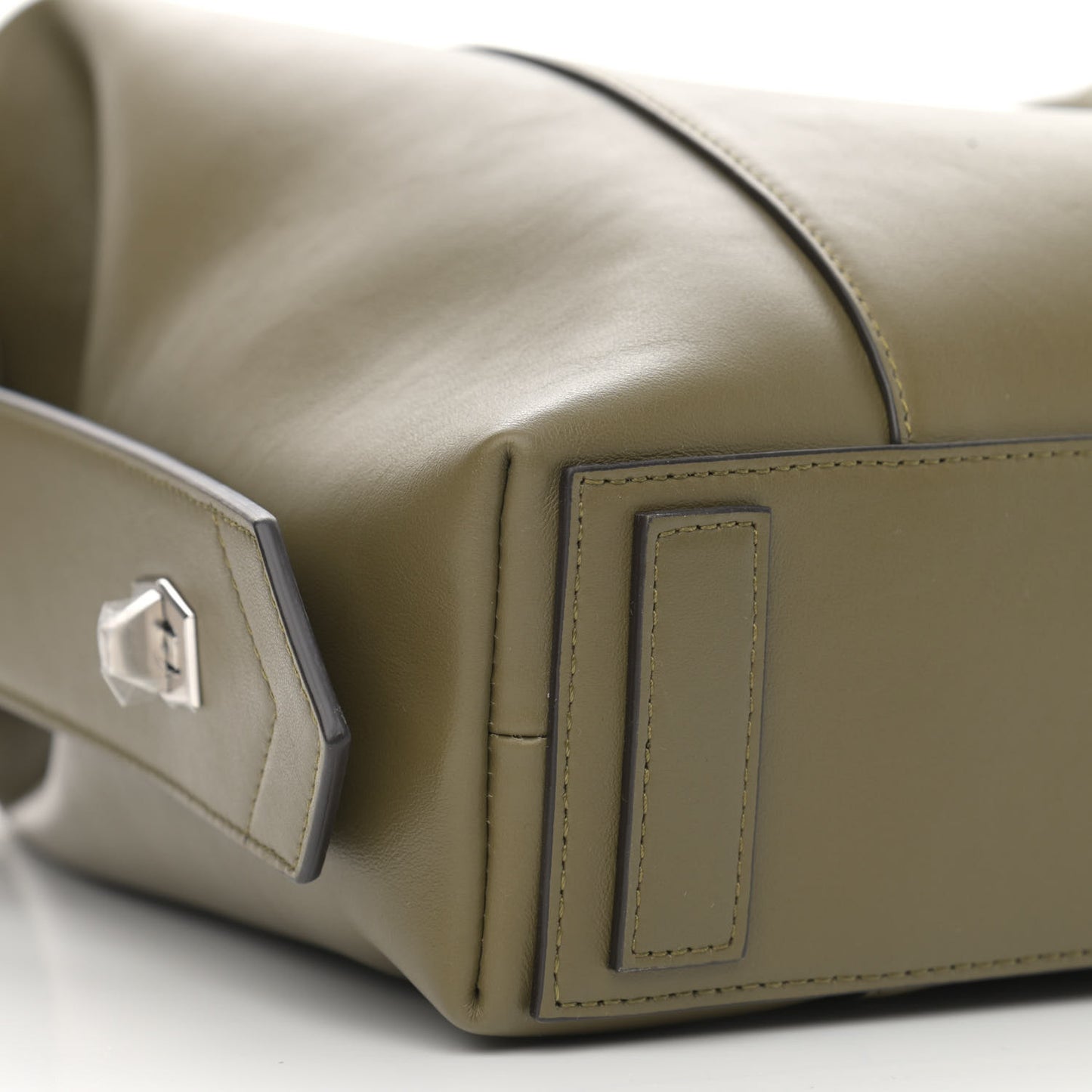 Soft Calfskin Medium Soft Antigona Dark Khaki
