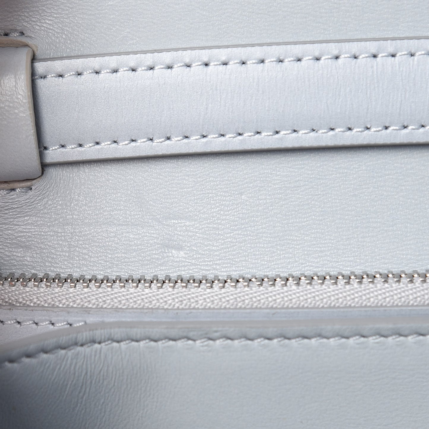 Box Calfskin Medium Classic Box Flap Bag Frost
