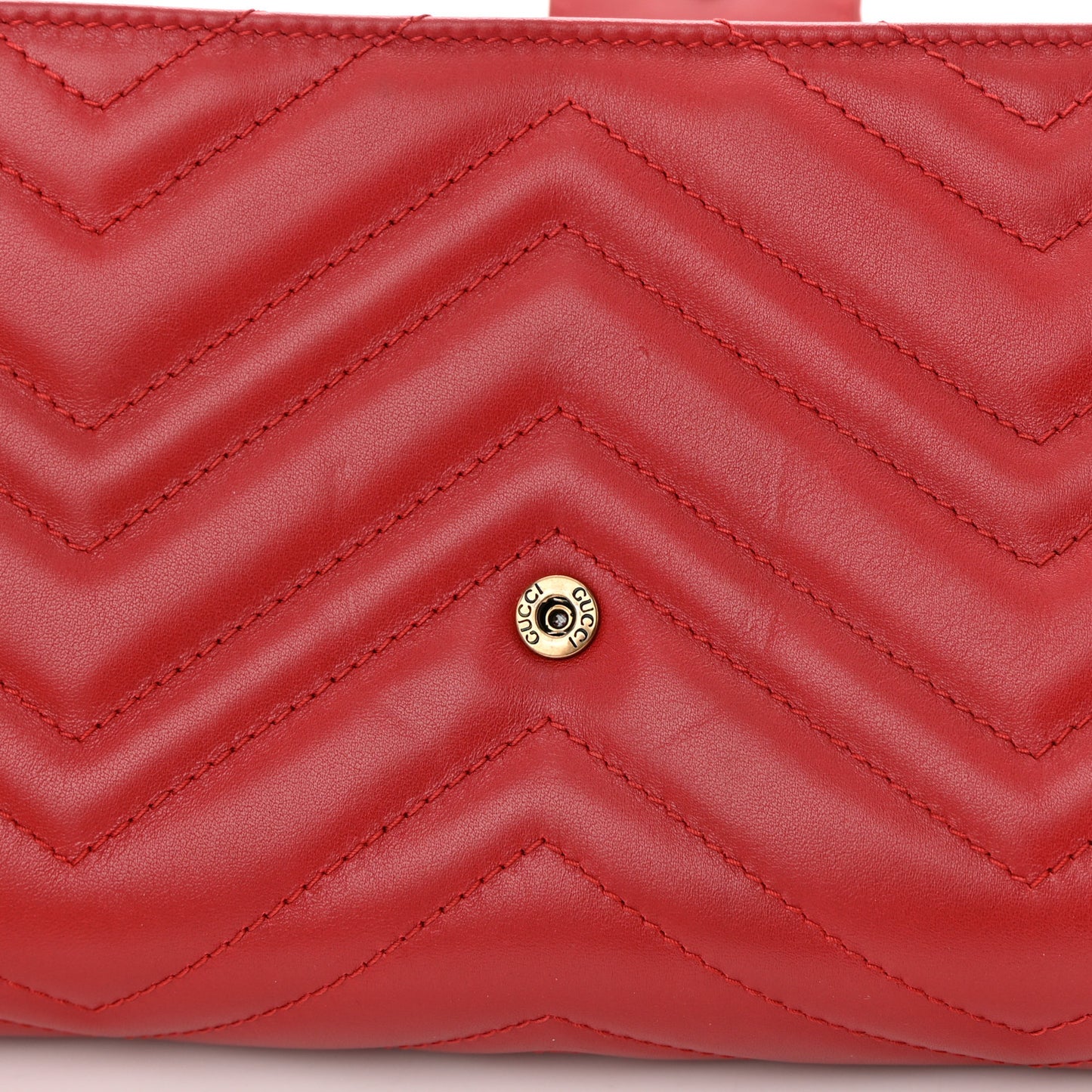 Calfskin Matelasse GG Marmont Chain Wallet Hibiscus Red