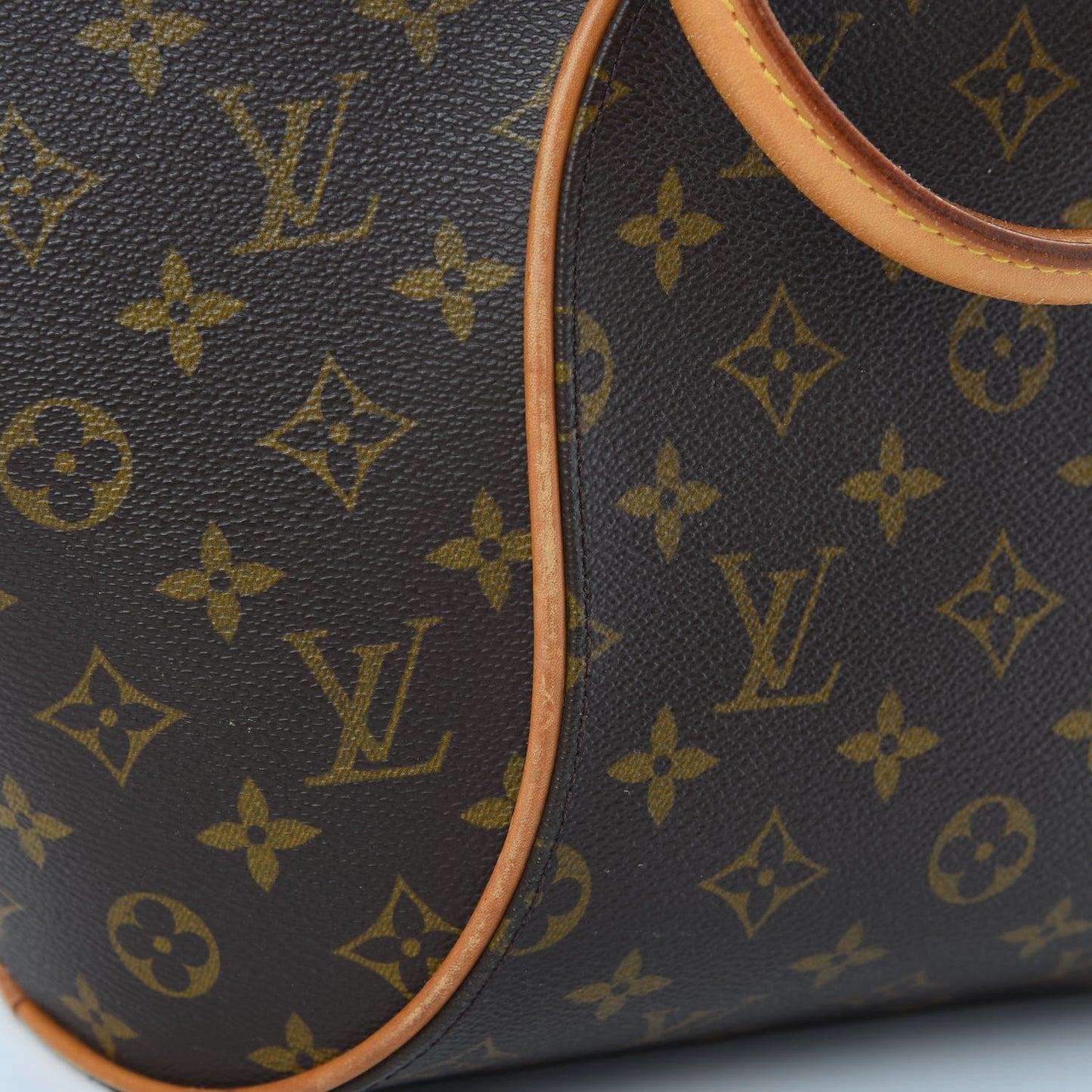Monogram Ellipse MM