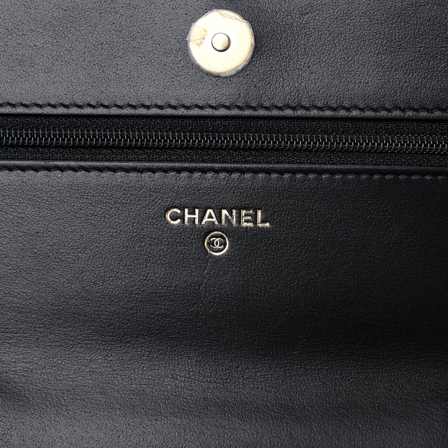 Shiny Caviar Quilted Pick Me Up Wallet On Chain WOC Black
