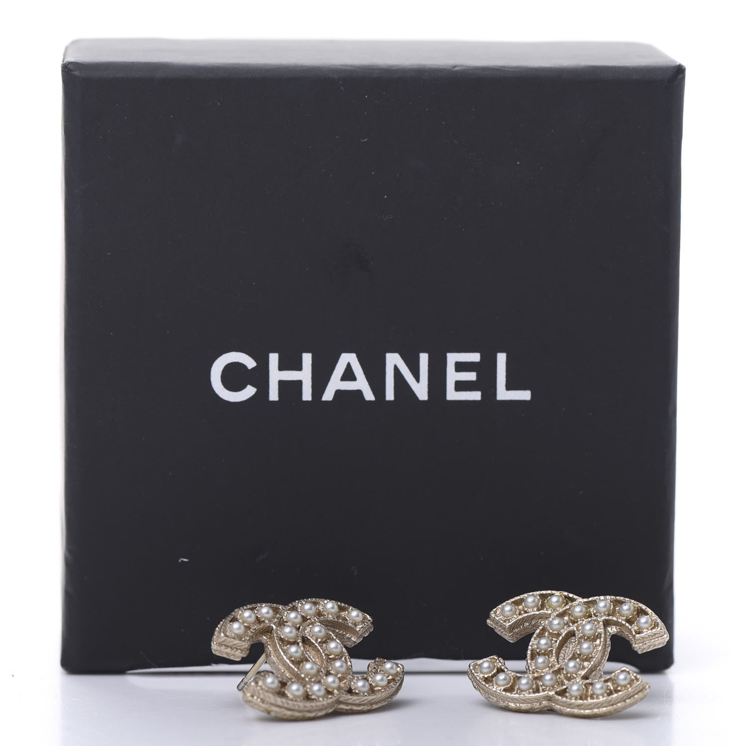 Chanel Pearl CC Earrings Light Gold 6 of 6