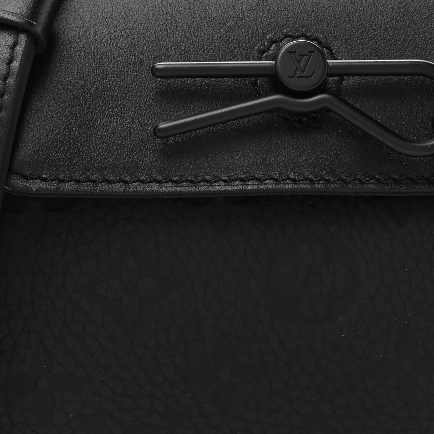 Taurillon Monogram Steamer Nano Black