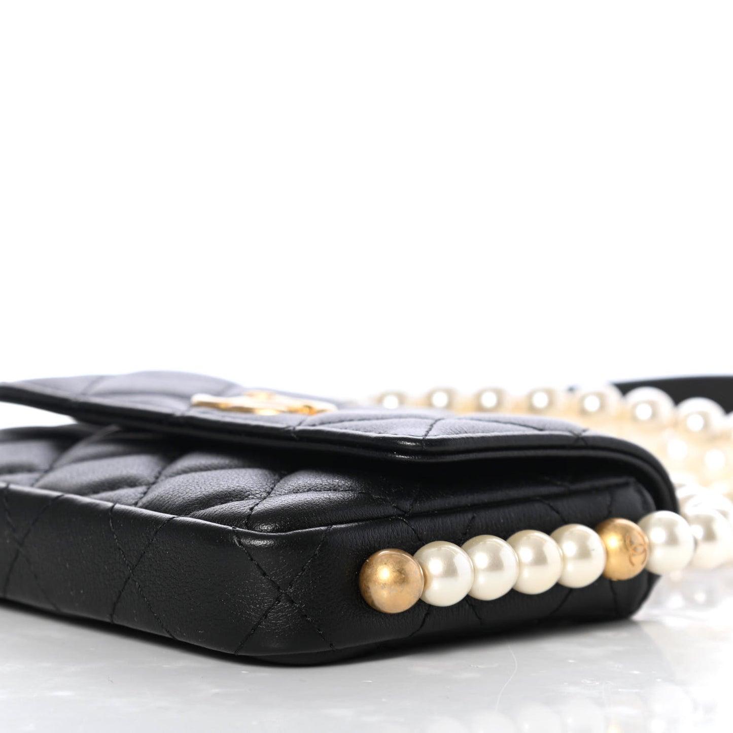 Calfskin Quilted About Pearls Card Holder Flap With Chain Black