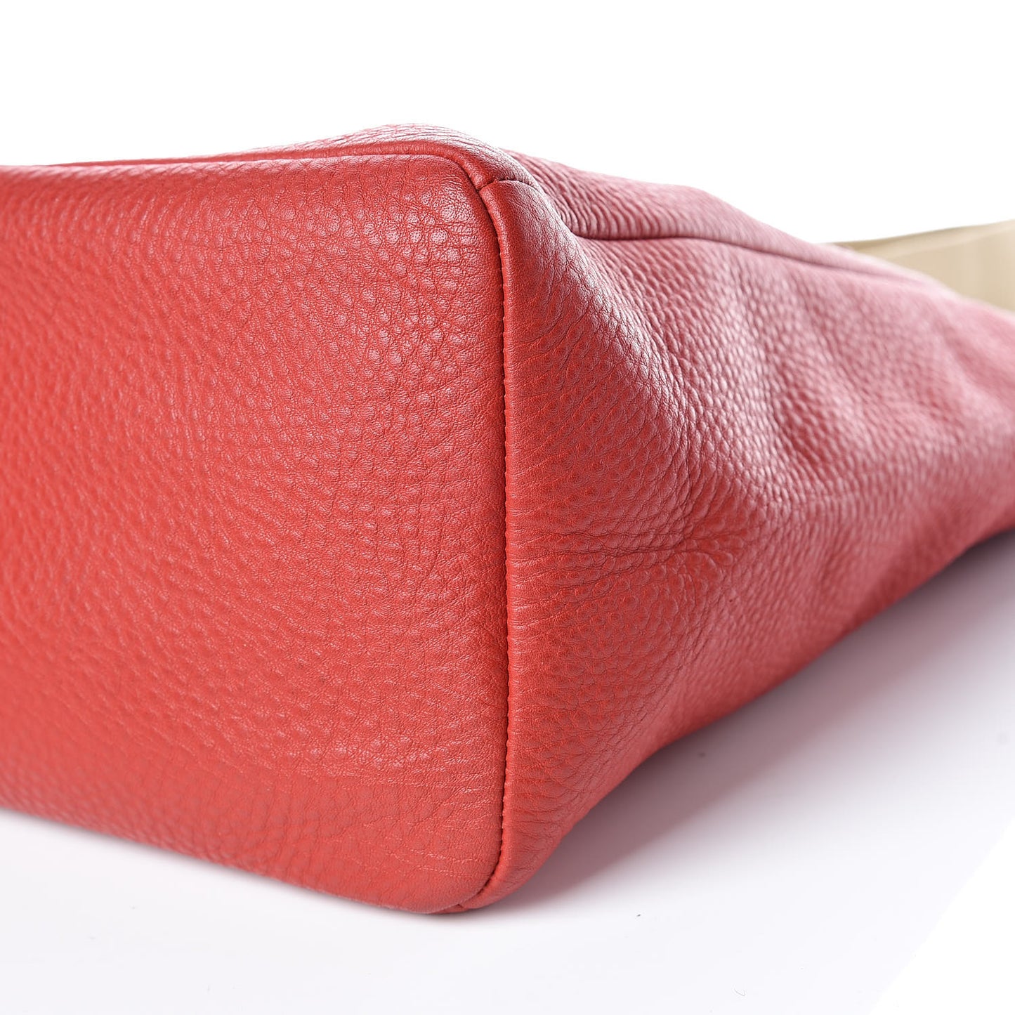 Vitello Daino Shoulder Bag Fuoco