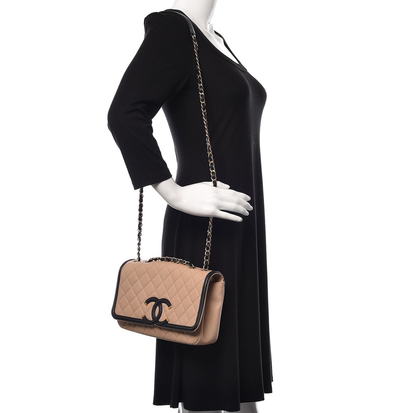 Caviar Quilted Medium CC Filigree Flap Beige Black