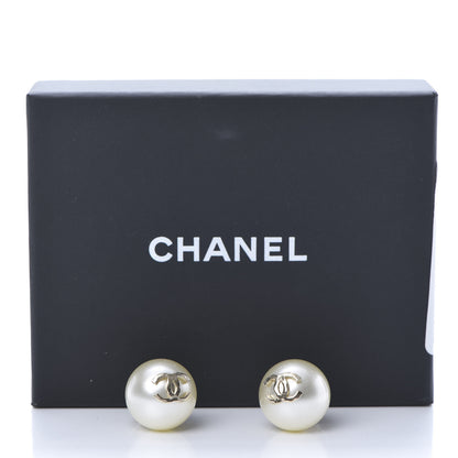 Chanel Pearl CC Large Earrings Gold 5 of 5