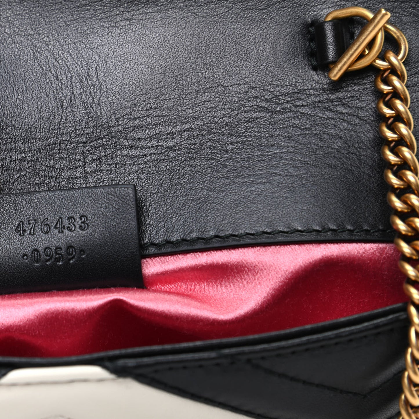 Calfskin Matelasse Super Mini GG Marmont Shoulder Bag Black White