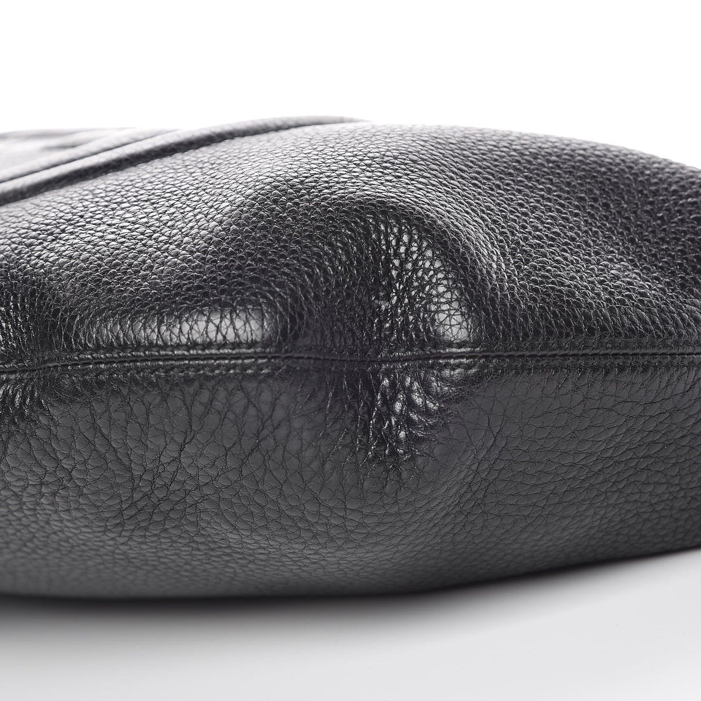 Pebbled Calfskin Medium Soho Hobo Black