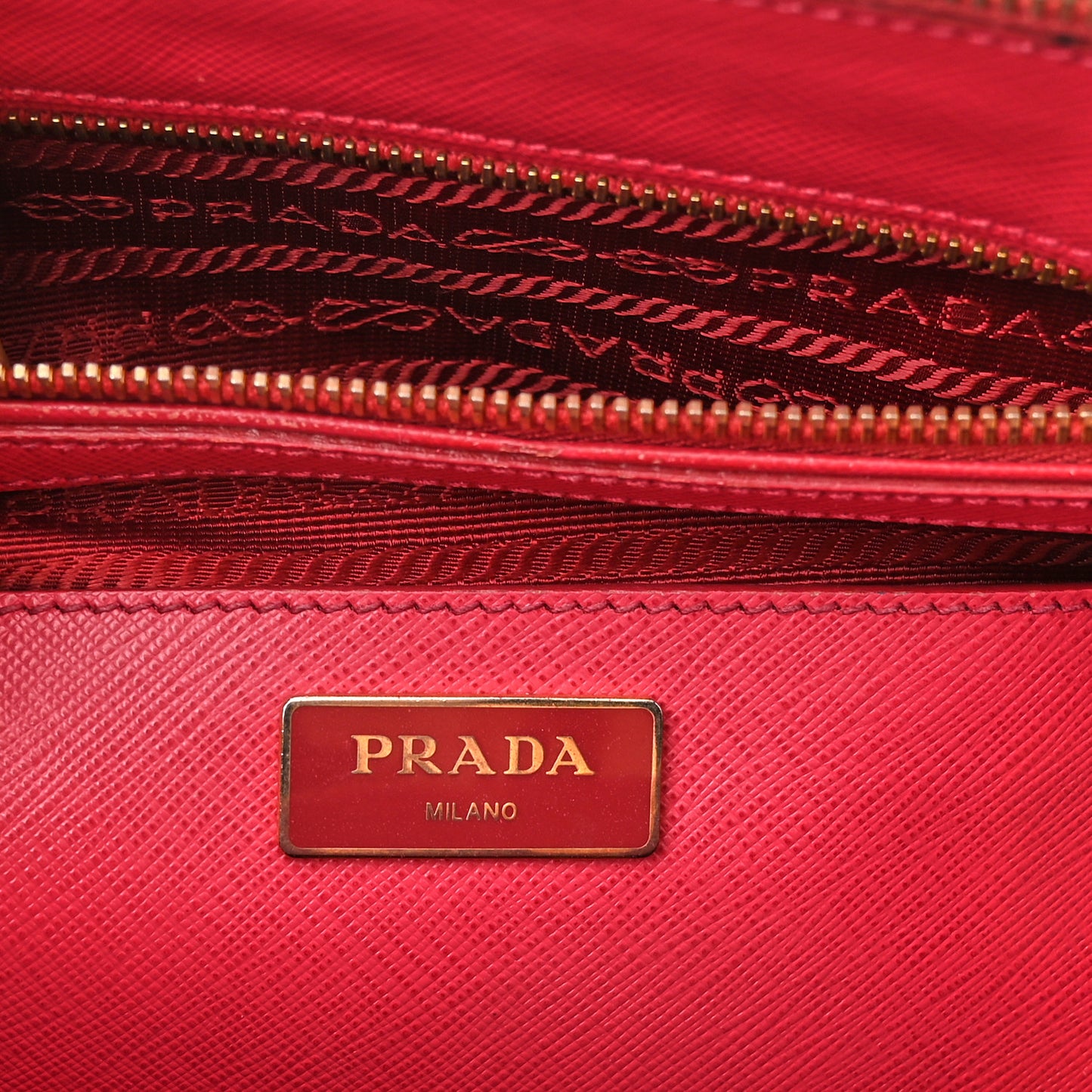 Saffiano Medium Galleria Double Zip Tote Peonia