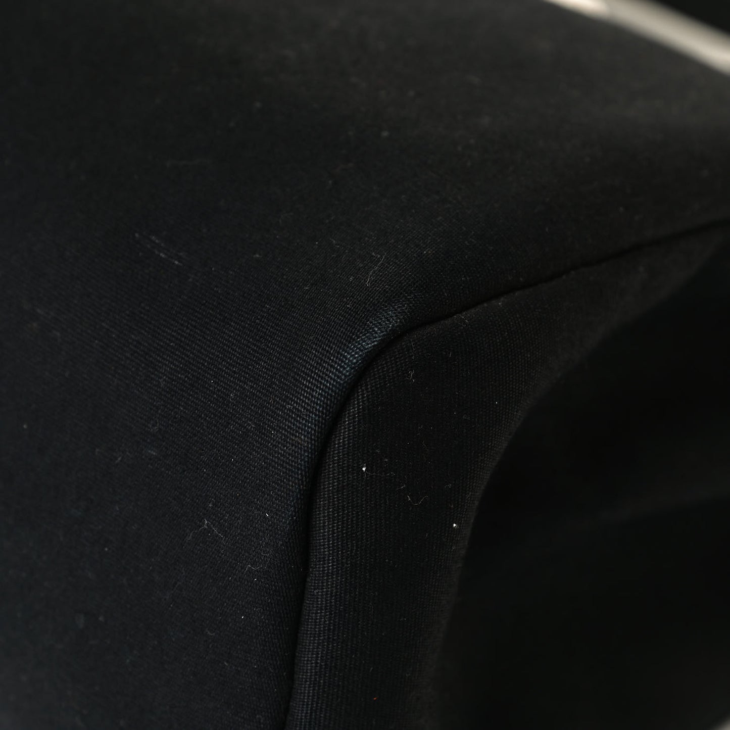 Toile Vache Calfskin Herbag 30 PM Black