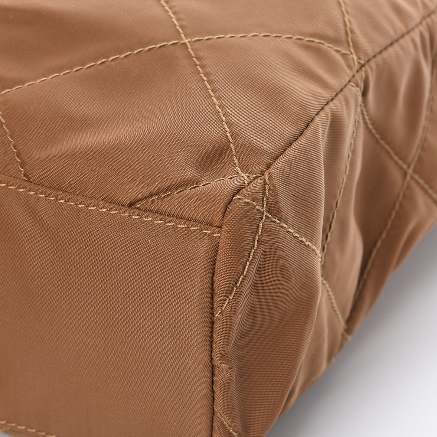 Nylon Tessuto Impuntu Quilted Shoulder Bag Corinto
