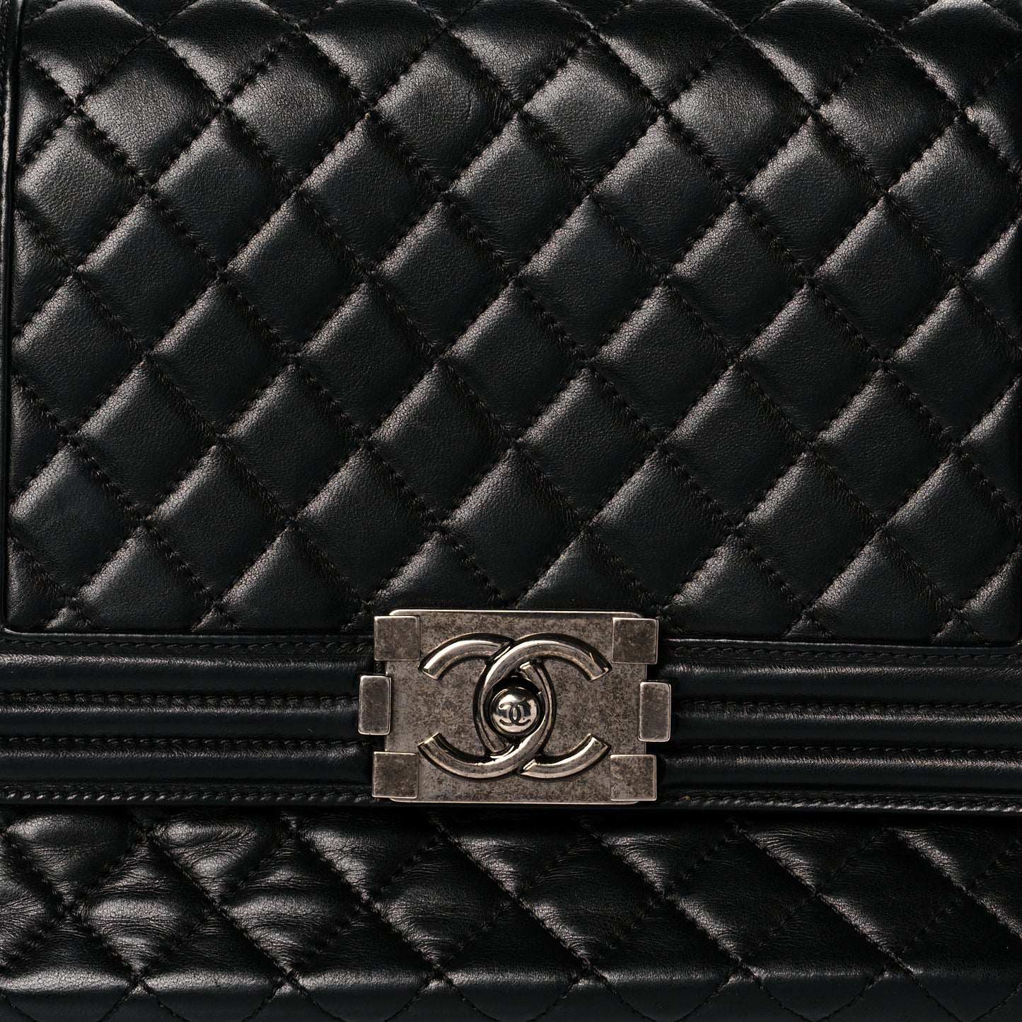 Lambskin Quilted Accordion Boy Flap Black