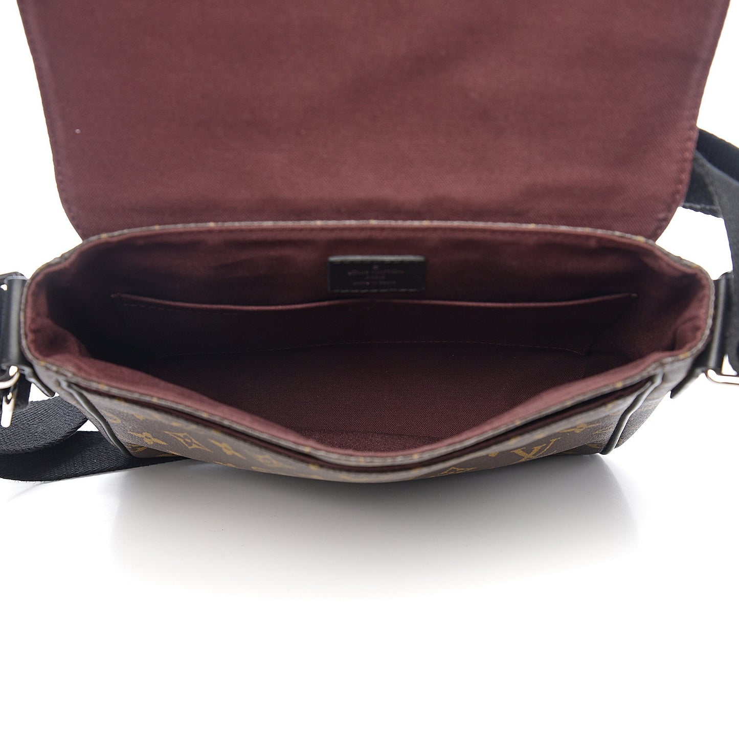 Monogram Macassar District PM
