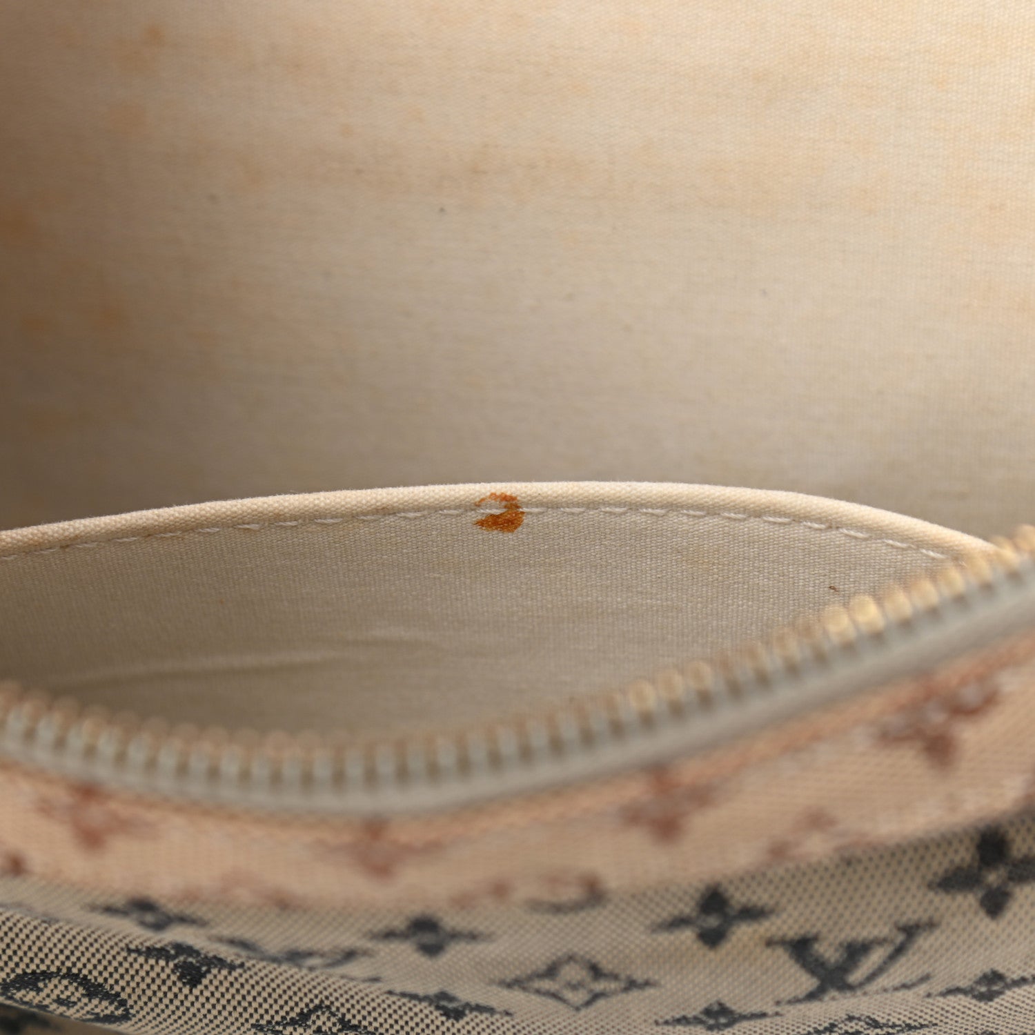 Louis Vuitton Mini Monogram Juliette Light Khaki 12 of 23
