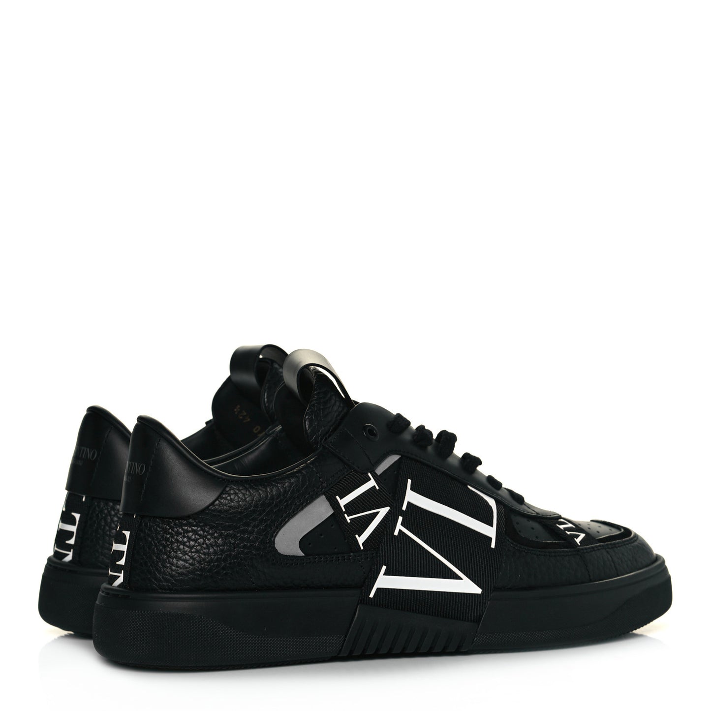 Grained Calfskin Mens VL7N Low Top Sneakers 42.5 Black