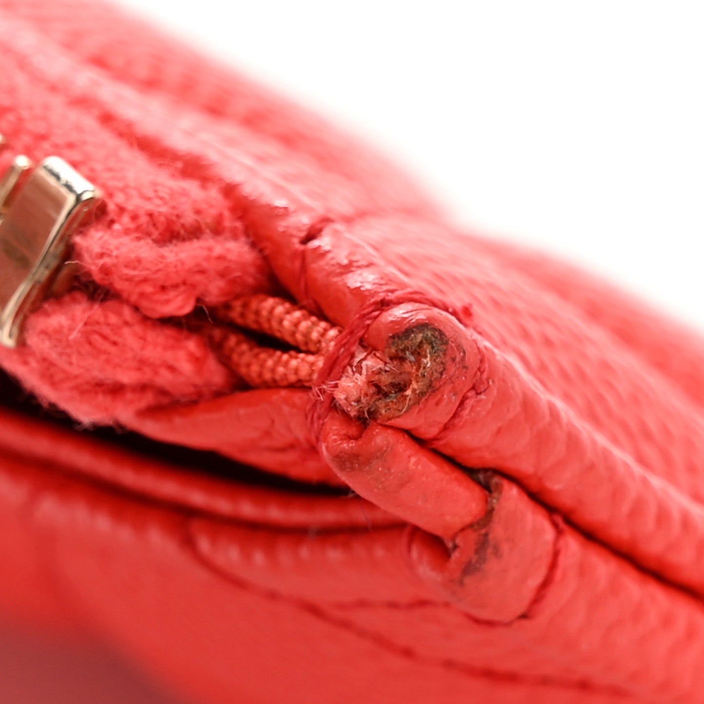 Caviar Quilted Classic Zip Pouch Red