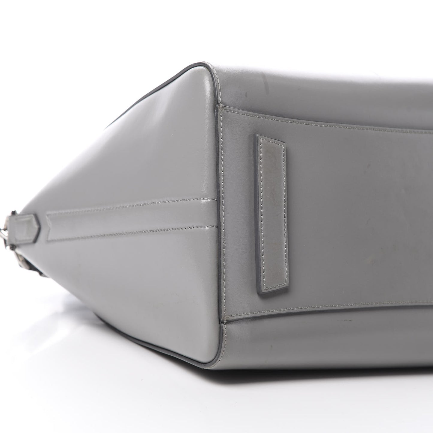 Shiny Lord Calfskin Medium Antigona Pearl Grey