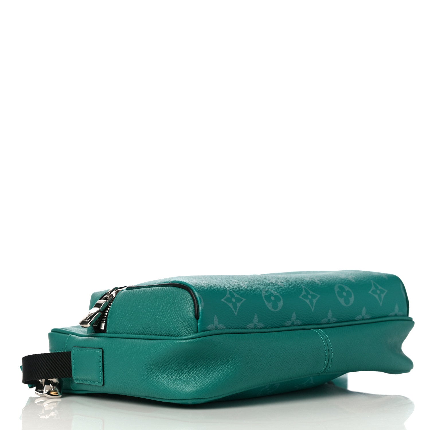 Louis Vuitton Taiga Monogram Outdoor Messenger Vert 4 of 10