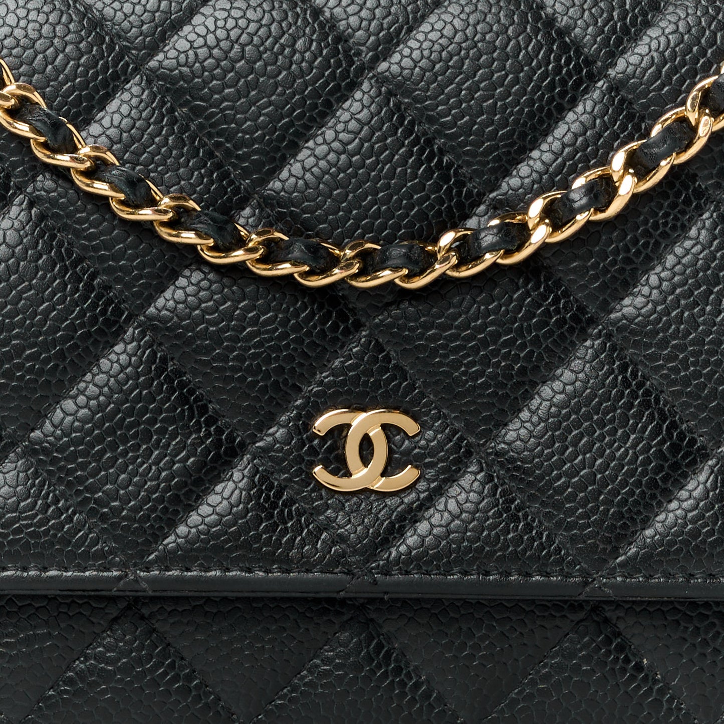 Caviar Quilted Wallet on Chain WOC Black