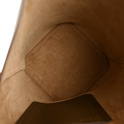 Loewe Smooth Calfskin Medium Pebble Bucket Bag Oak 5 of 11