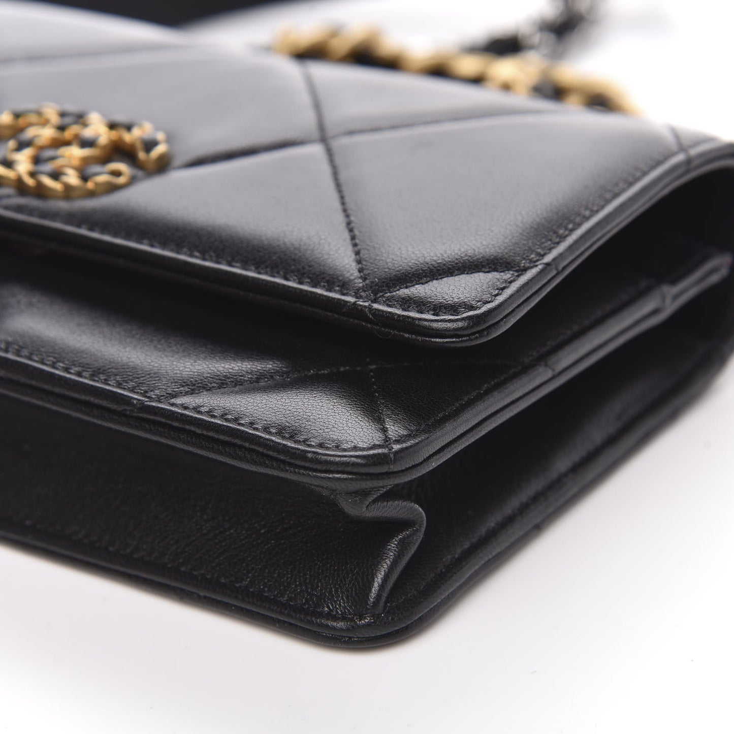Goatskin Quilted 19 Wallet On Chain WOC Black