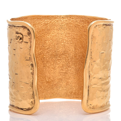 Chanel Medallion Cuff Gold 3 of 5