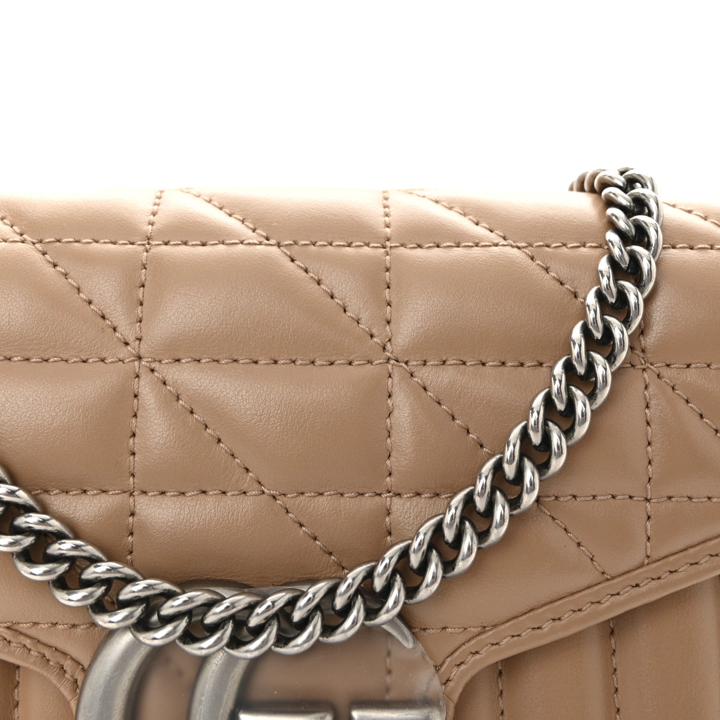 Calfskin Matelasse Aria GG Marmont Chain Wallet Camelia