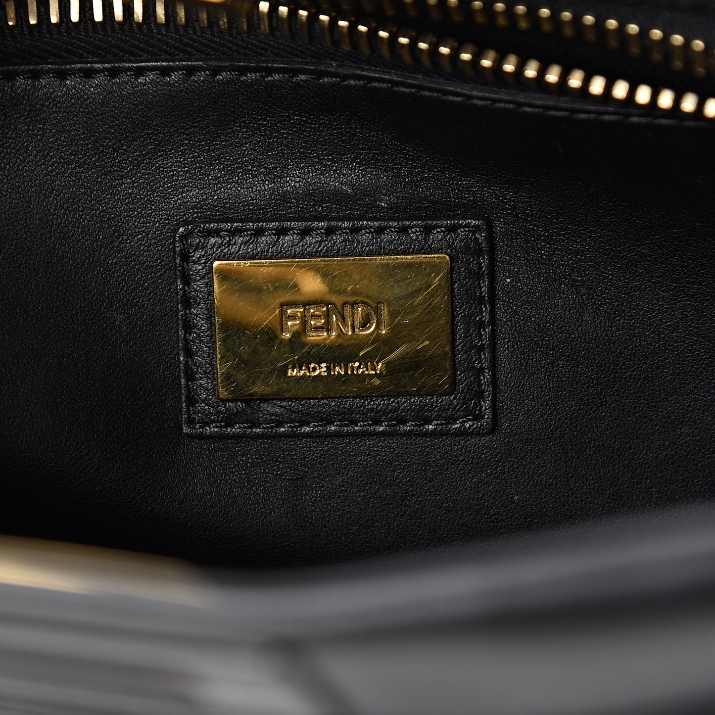 Vitello Seta Shiny Nappa Medium Peekaboo Iconic Satchel Black