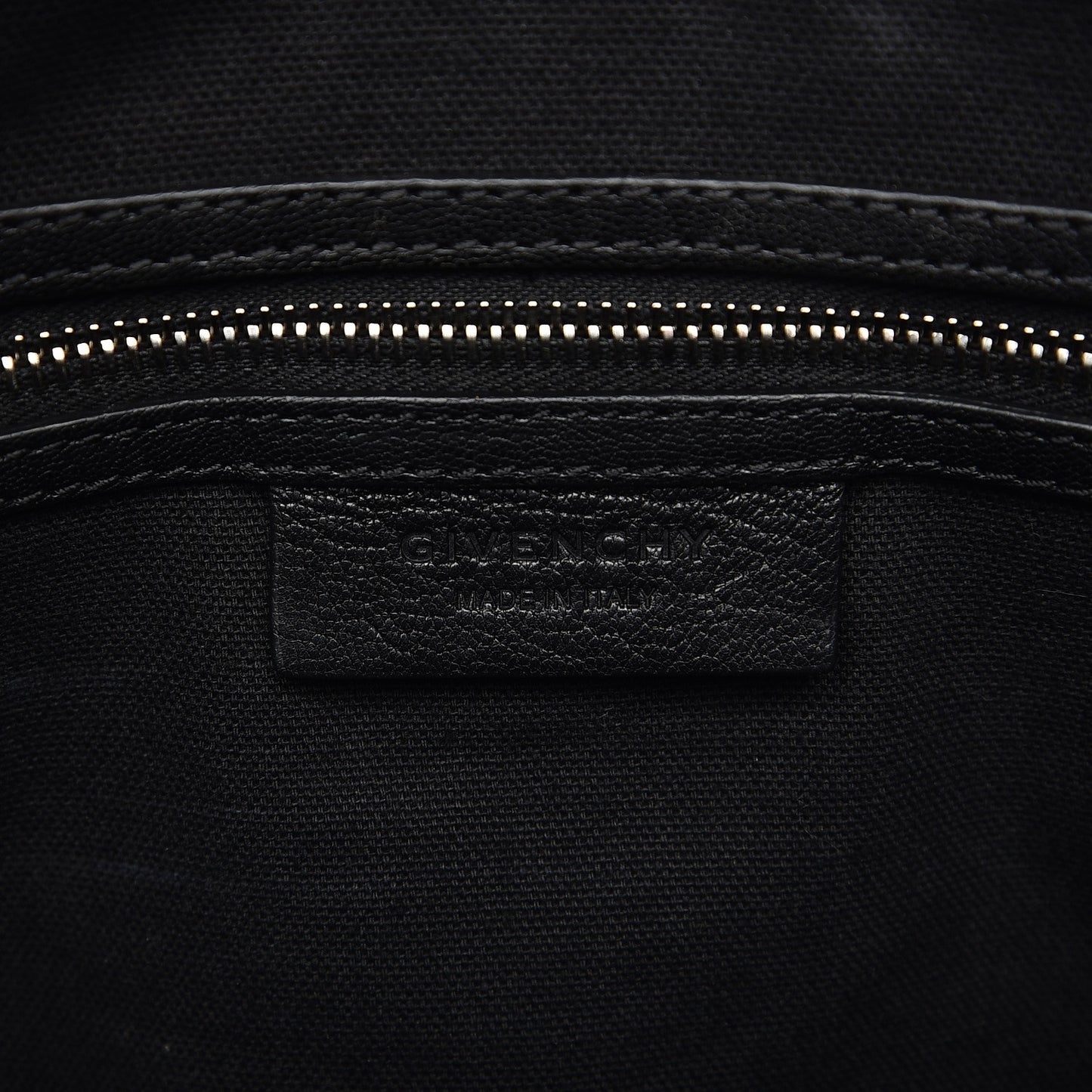 Sugar Goatskin Medium Antigona Black