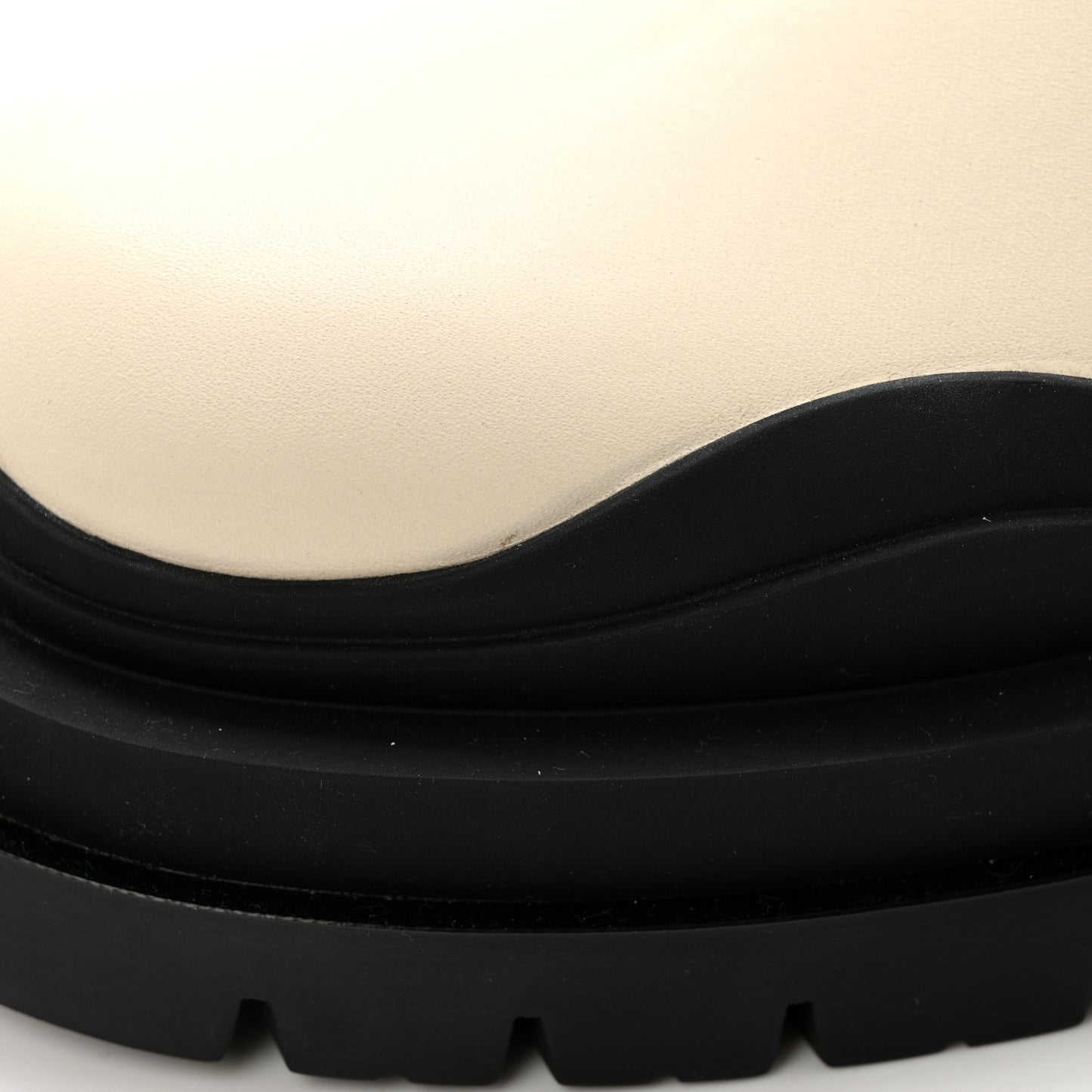 Calfskin The Tire Chelsea Boots 38 Sea Salt Black