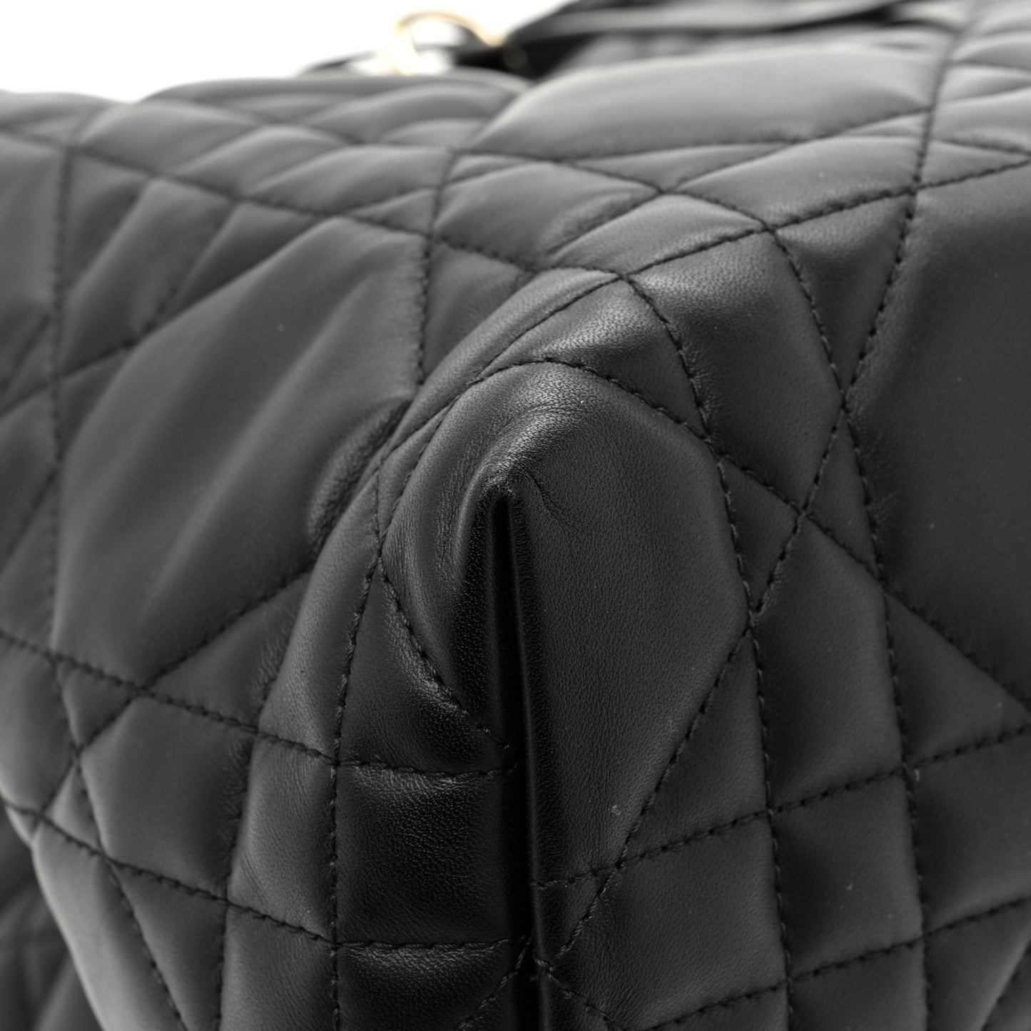 Calfskin Macrocannage Medium Toujours Black