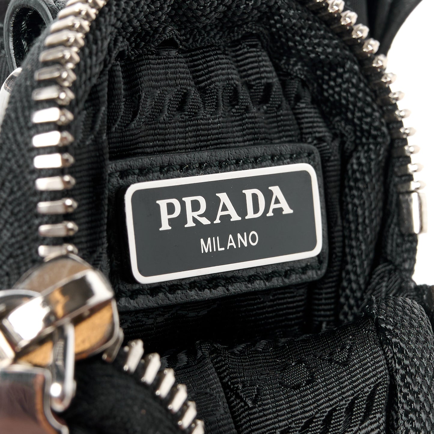 Spazzolato Rois Nylon Metal Triangle Logo Monolith Pouch Pocket 55mm Boots 38.5 Black