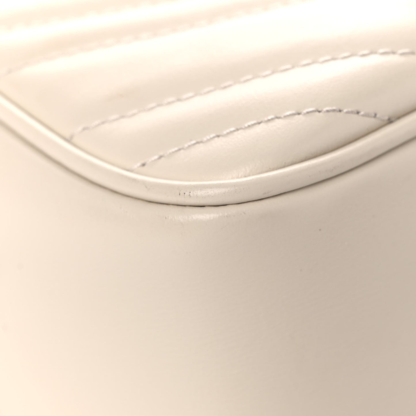 Calfskin Matelasse Small GG Marmont Chain Shoulder Bag White