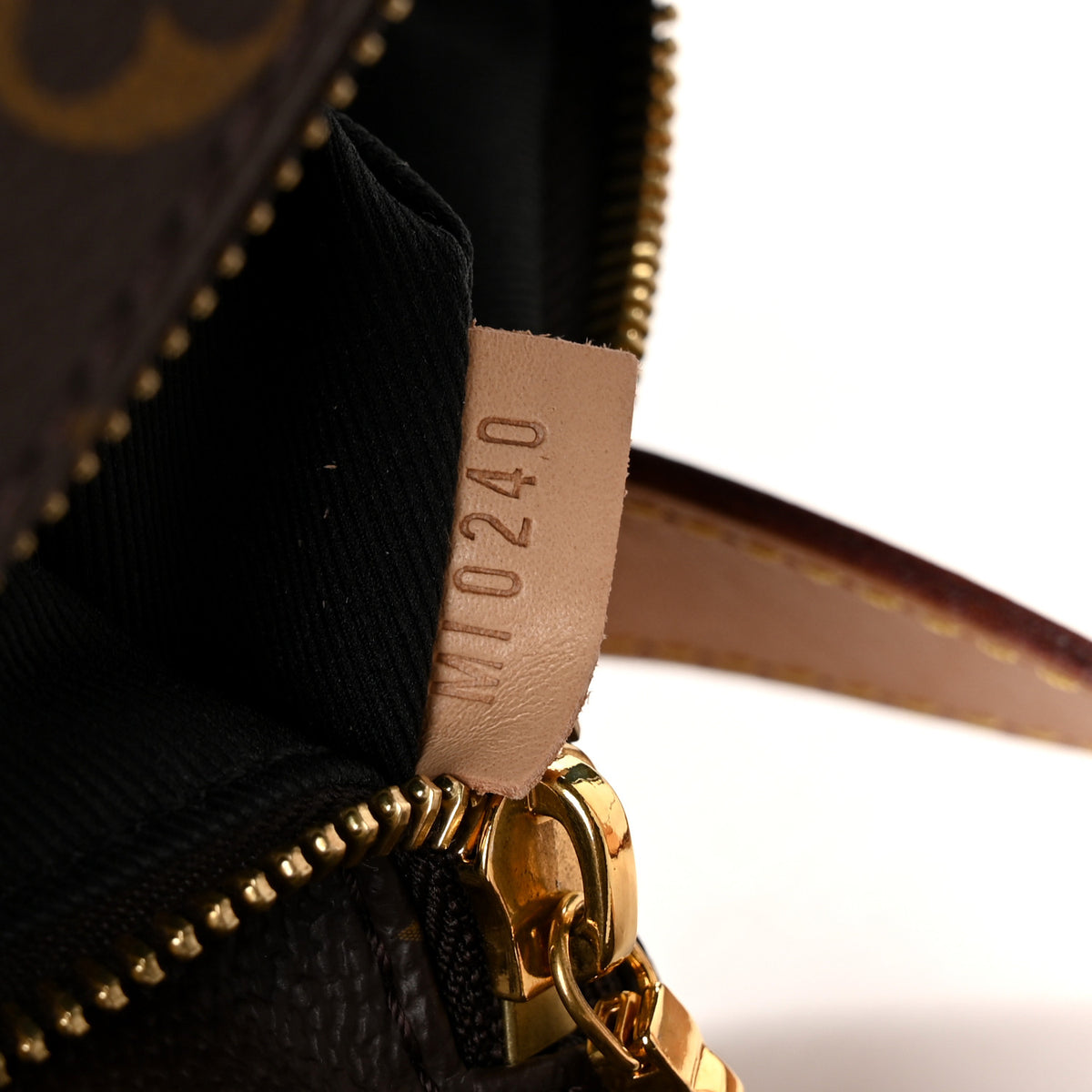 Louis Vuitton Monogram Bumbag 6 of 9