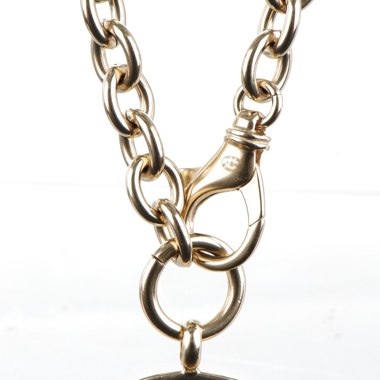 Medallion CC Quilted Pendant Necklace Gold