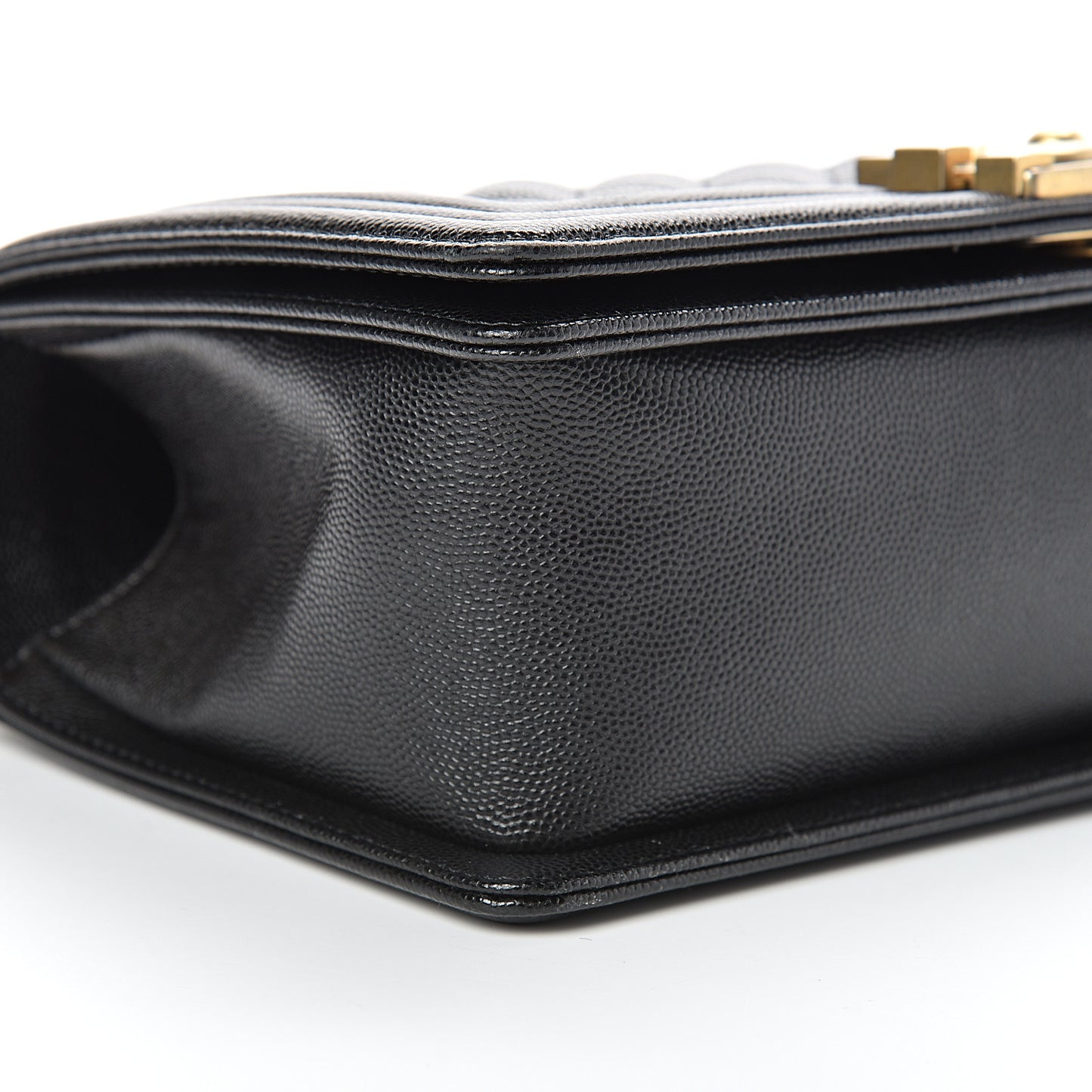 Caviar Quilted Medium Boy Flap Black