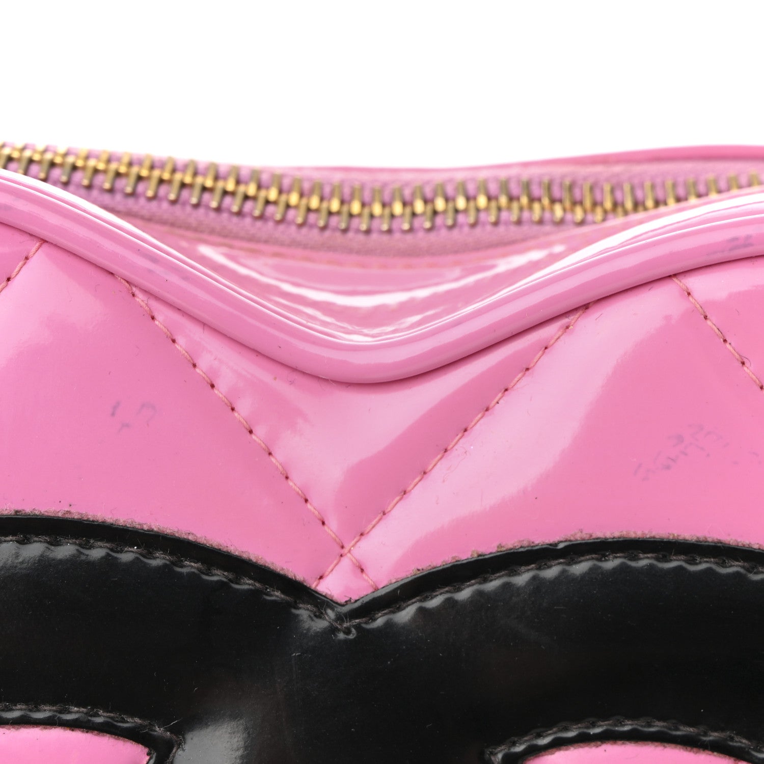 Chanel Patent Quilted CC Barbie Heart Vanity Case Pink 1770280