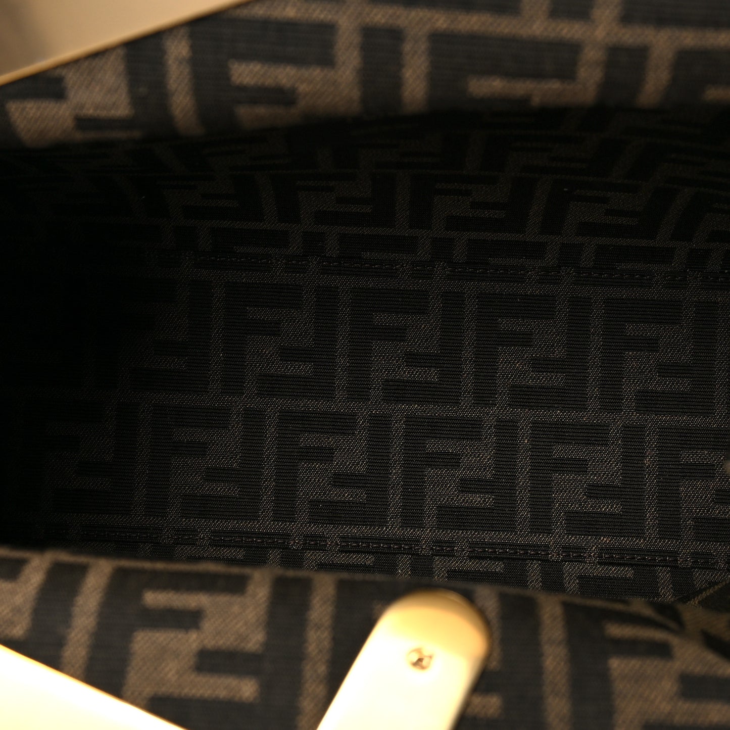 Shiny Nappa Medium Fendi First Caramello