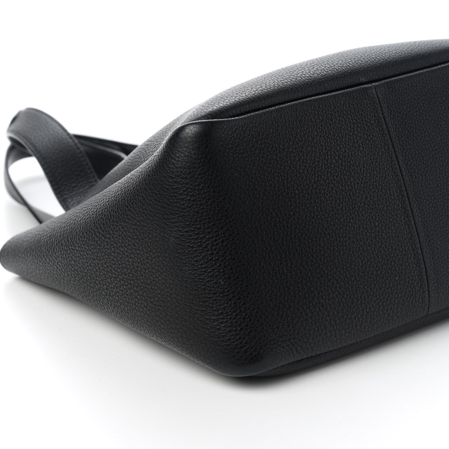 Vitello Daino Soft Medium Dynamique Tote Black