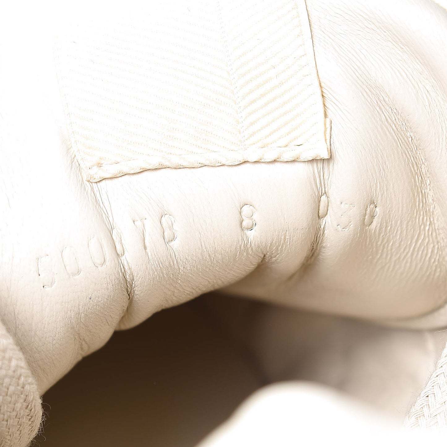 Calfskin Interlocking G Logo Mens Rhyton Sneakers 8 Ivory
