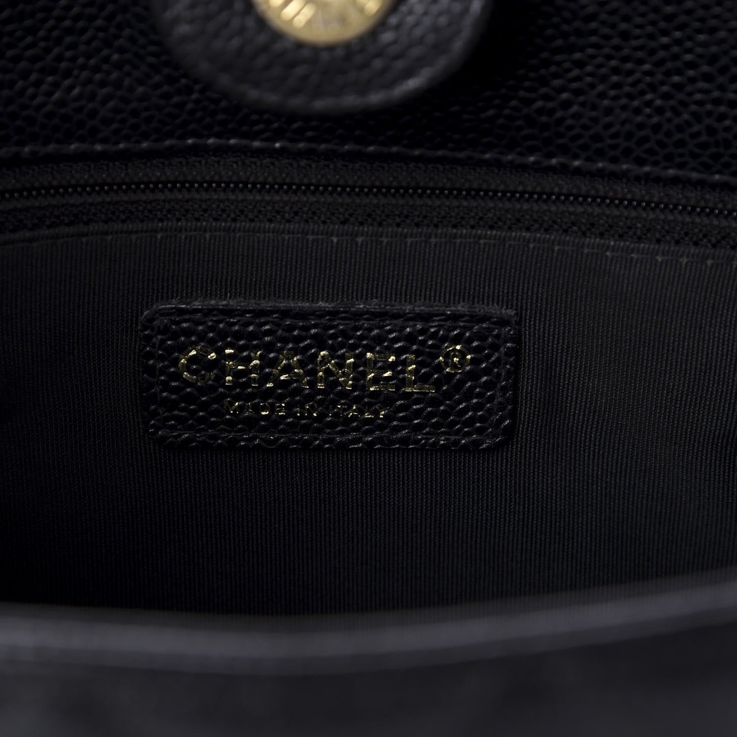 Caviar Quilted Petit Shopping Tote PST Black