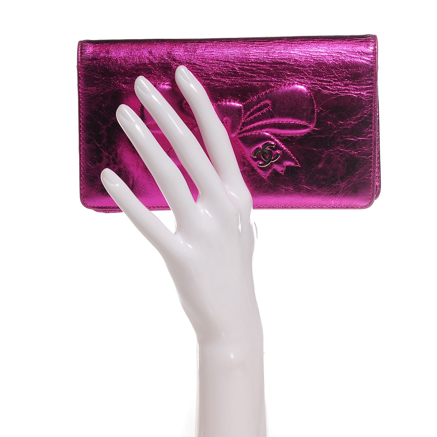 Chanel Metallic Calfskin Bow Yen Wallet Pink 2 of 8