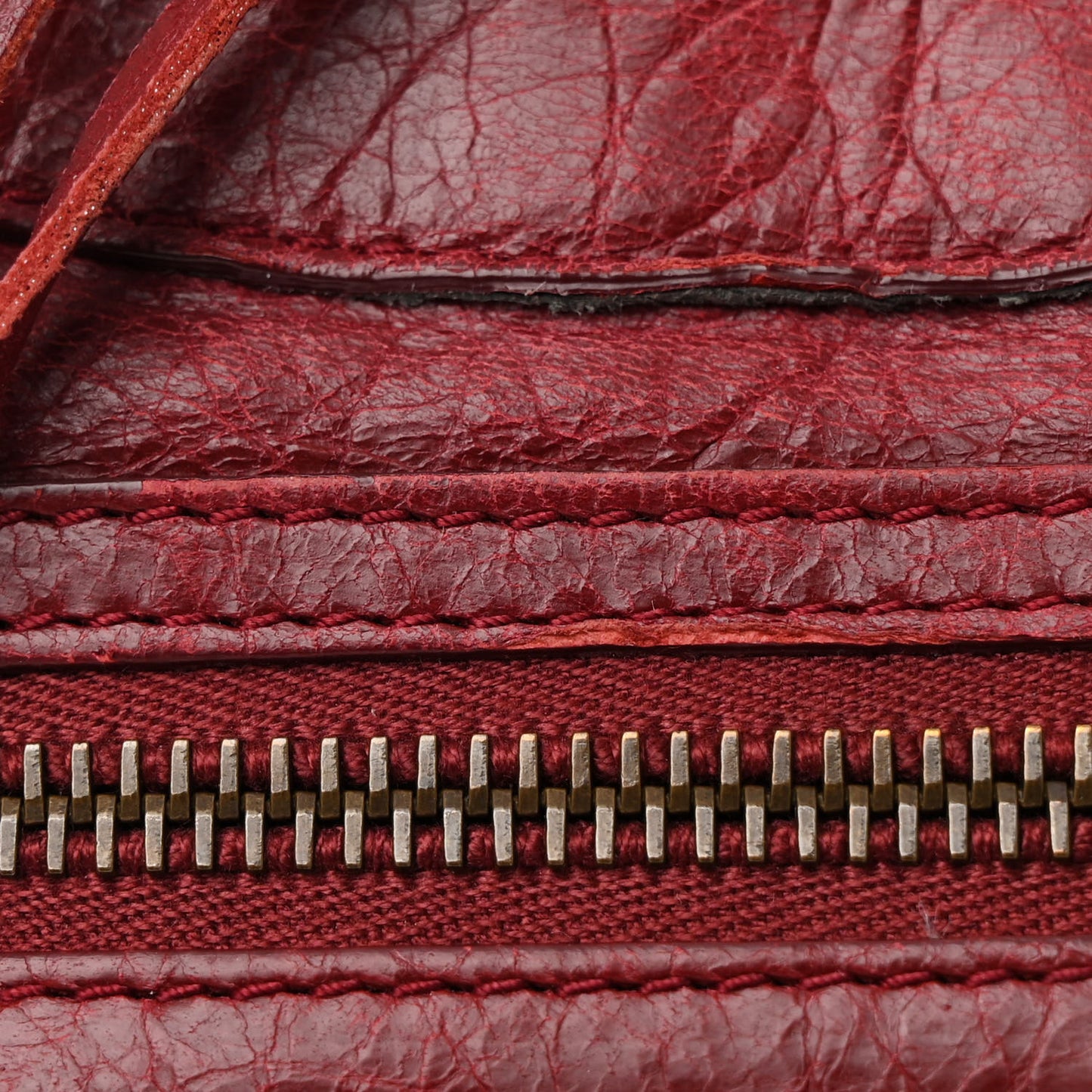 Chevre Classic Hardware Hip Rouge Cerise